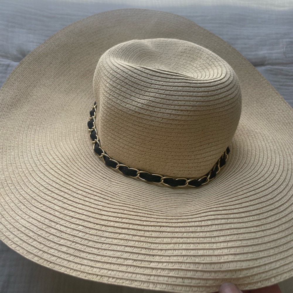 SUN HAT
